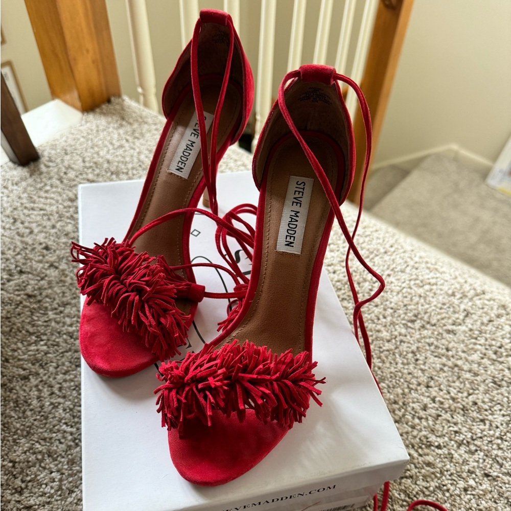 Steve Madden Suede heels